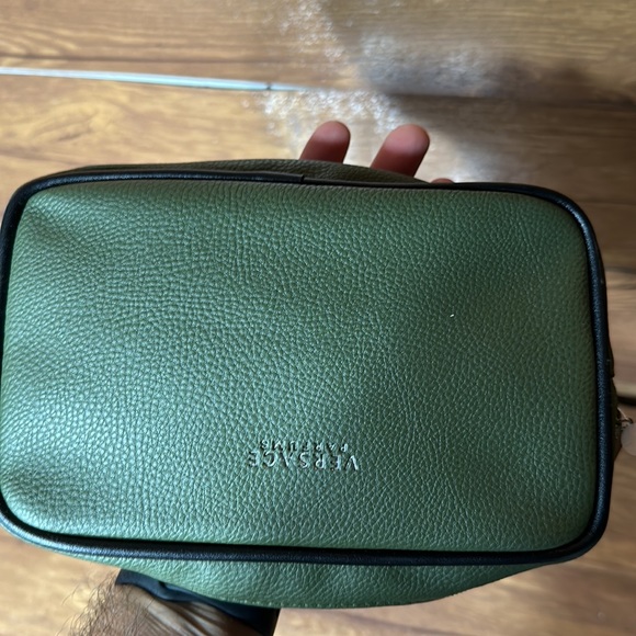 Versace Cosmetic bag and essential set Exclusively designed for Turkish Airlines - Picture 4 of 9